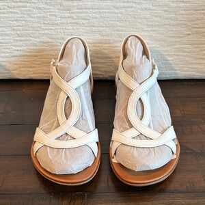 SOUL Naturalizer White and Tan Sandals